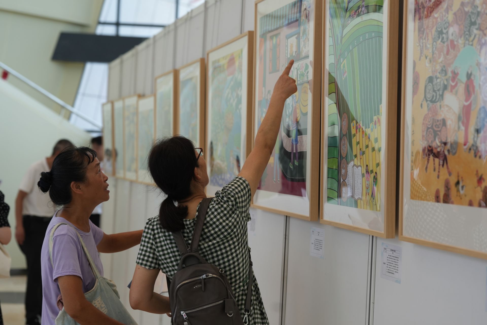 放下锄头拿起画笔，黄冈有“画”说文艺创作